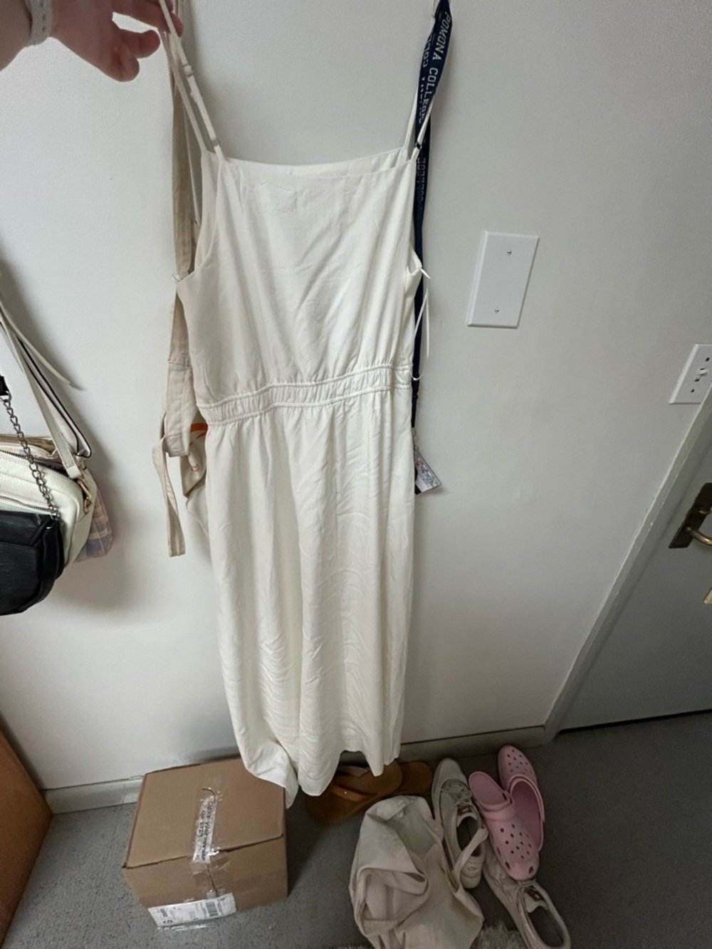 Women's White Sleeveless Midi Dress